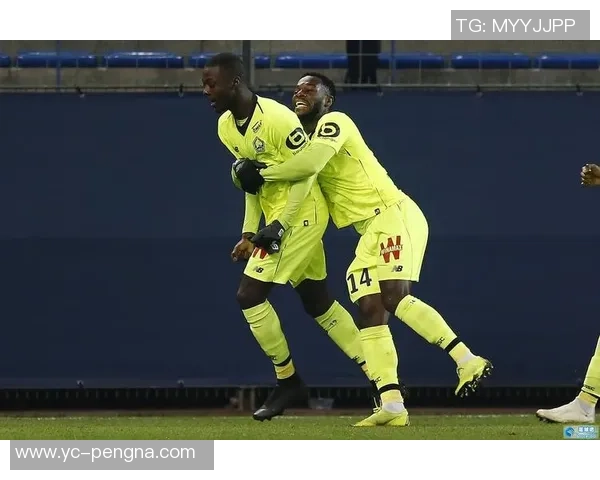 五大球星的荣耀与传奇:天下足球专访,带你走进他们的足球世界 五大球星的荣耀与传奇:天下足球专访,带你走进他们的足球世界